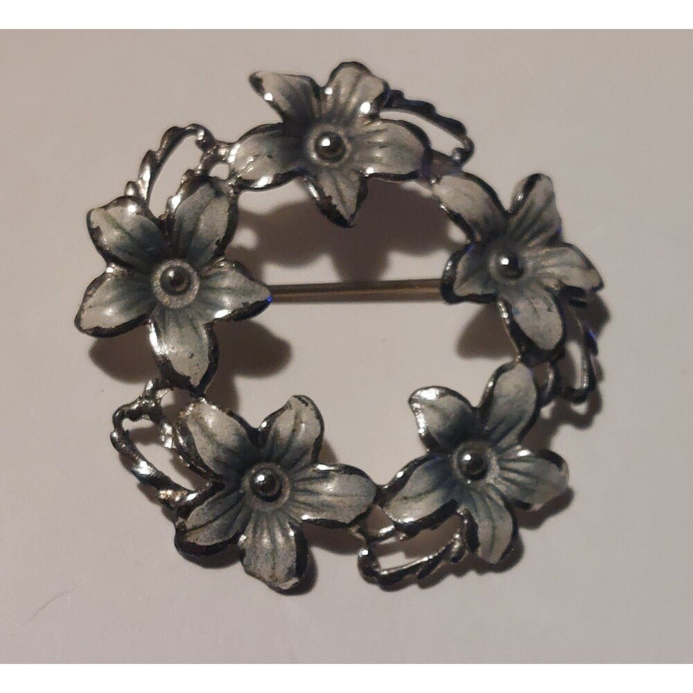 Danecraft signed flower wreath brooch sterling